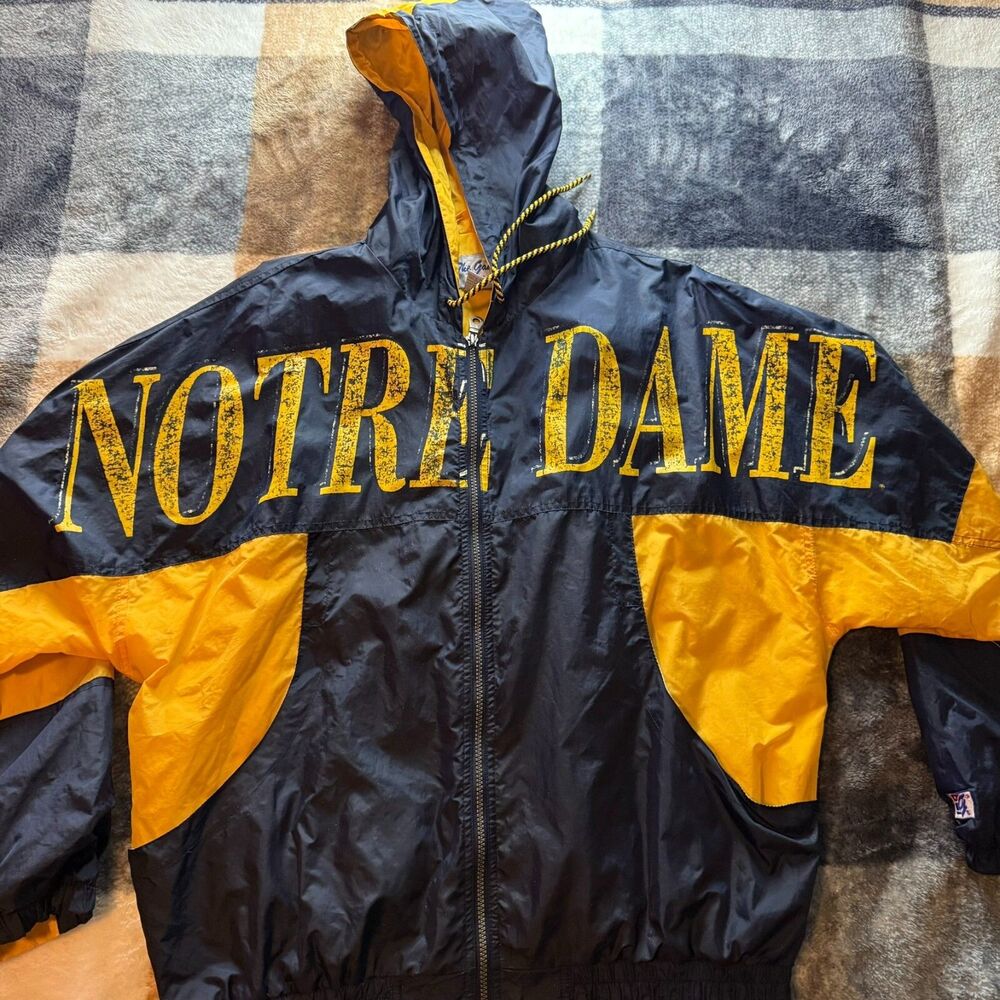 Vintage RARE NCAA Notre Dame Fighting Irish Men's Full Zip Jacket Size L.